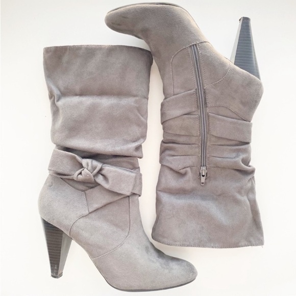 APT 9 Dede Gray Faux Suede Bow Tie Ankle Heeled Boots - Picture 3 of 11